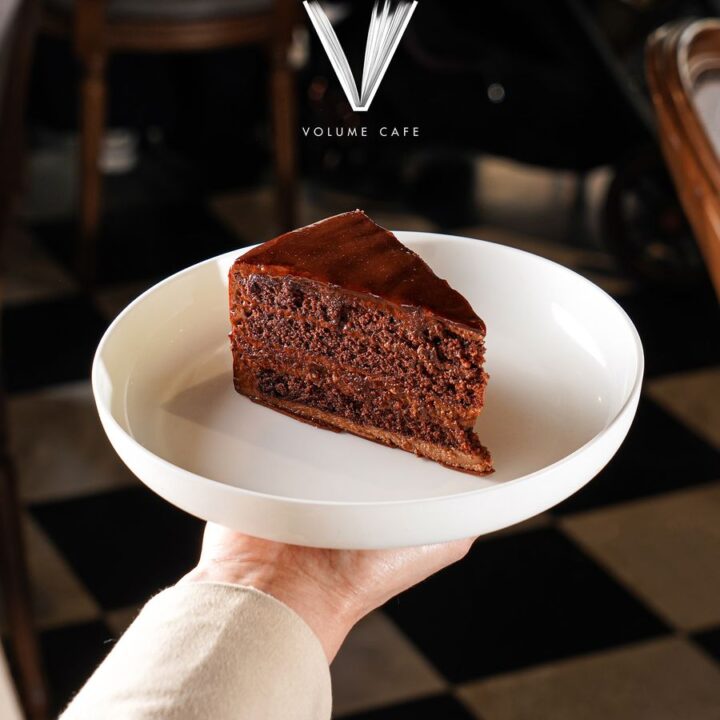 Hazelnut Warm chocolate Slice